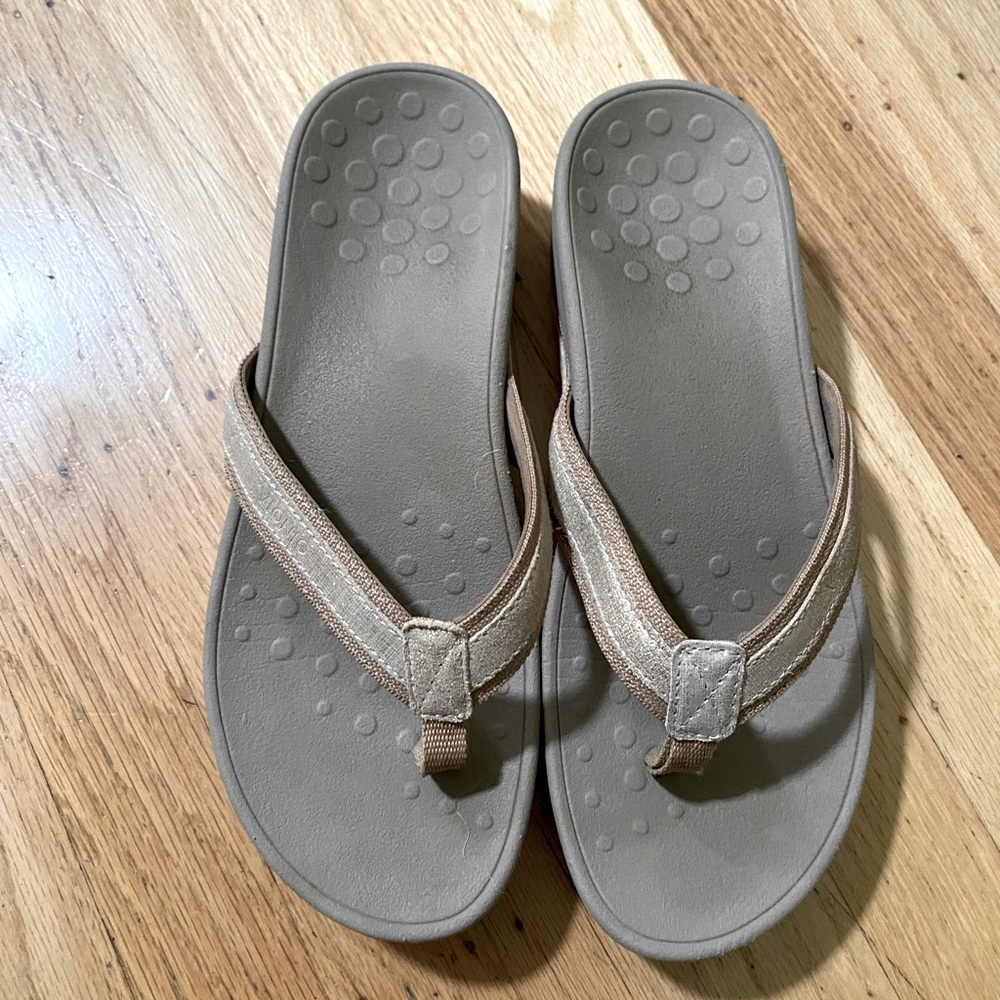 Vionic High Tide Toe Post Flip Flop Platform Champagne